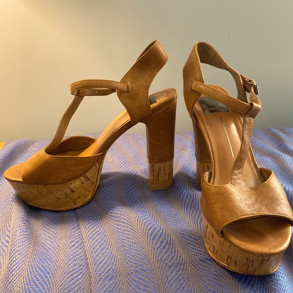 Dolce Vita leather platform heels 👡